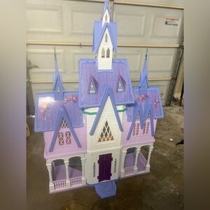 Frozen 2 ultimate arendelle 5ft big castle dollhouse Elsa Disney w/ accessory